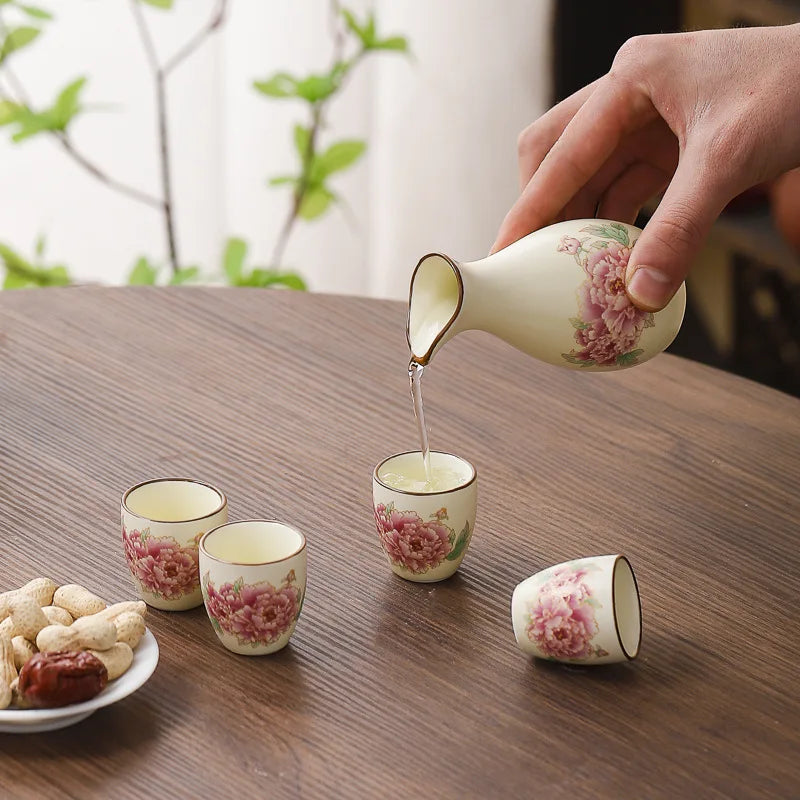 Sake-Set Kotobuki – Sake einschenken