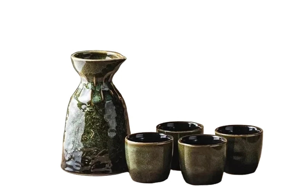 Sake-Set Mizuho Moosgrün inkl. Holztablett