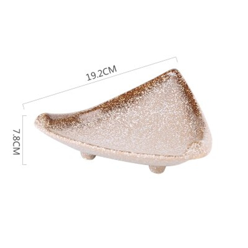 Dreieckiger Sushi Teller Midori (3 Farben) – Beige-Braun