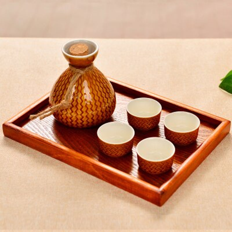 Modernes Sake-Set Nihonshu – Braun
