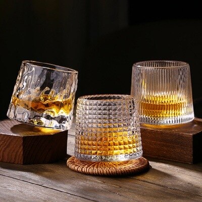 Rotierendes Whiskyglas Suki (3 Modelle)