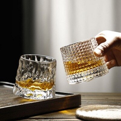 Rotierendes Whiskyglas Suki (3 Modelle)