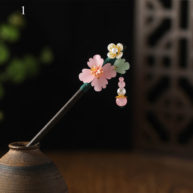Kanzashi Haarstab Noya aus Holz und Acryl – Bild 2